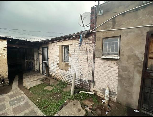 10 BEDROOM HOUSE FOR SALE IN GERMISTON STATION
